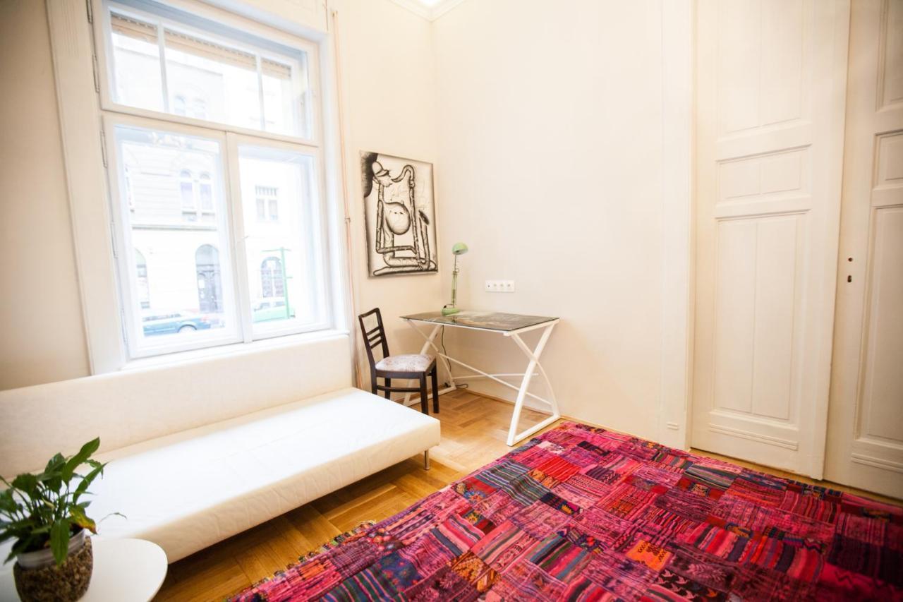 N40 By Small Home Budapest Exterior photo